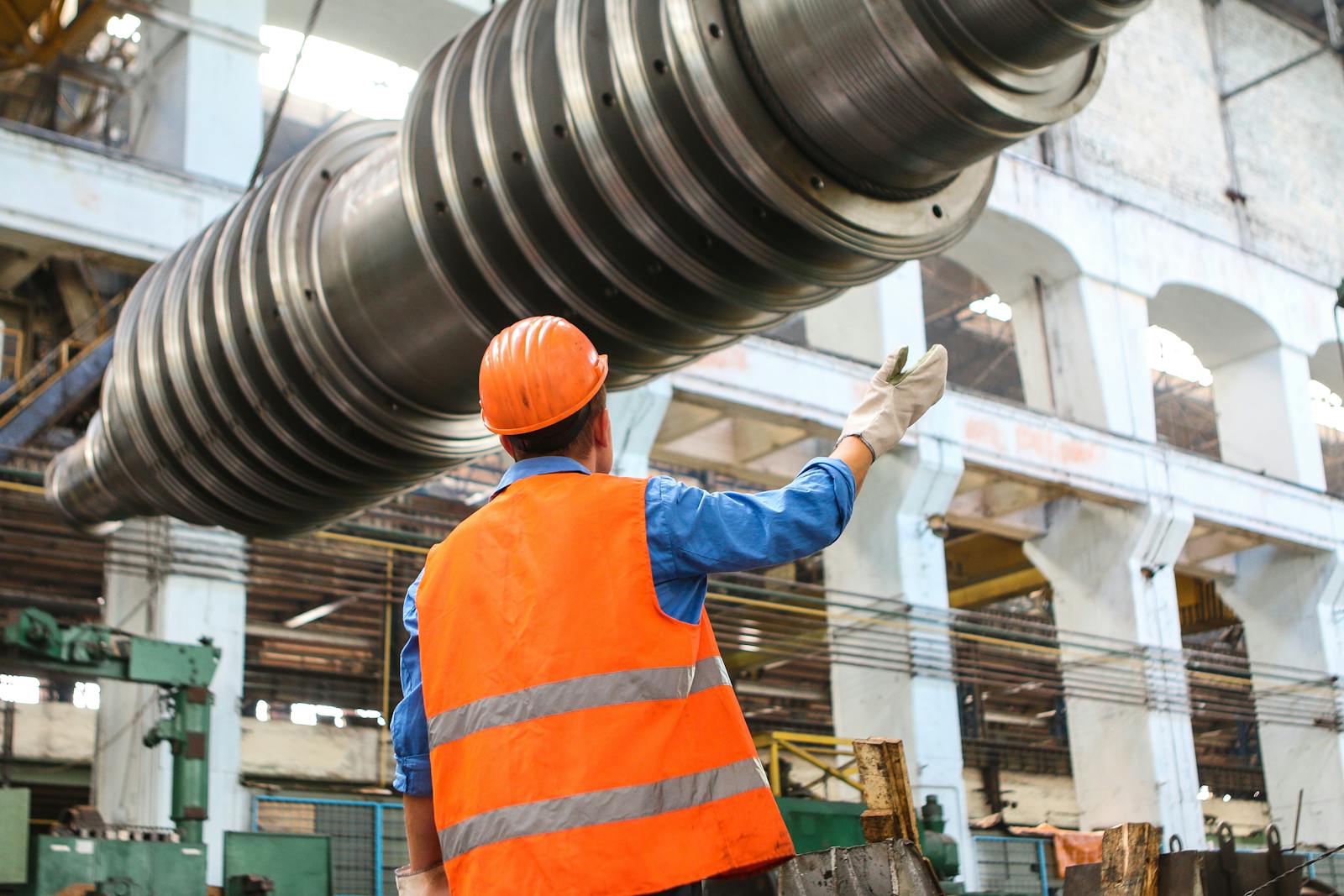 Equipe de construção em atividade no canteiro